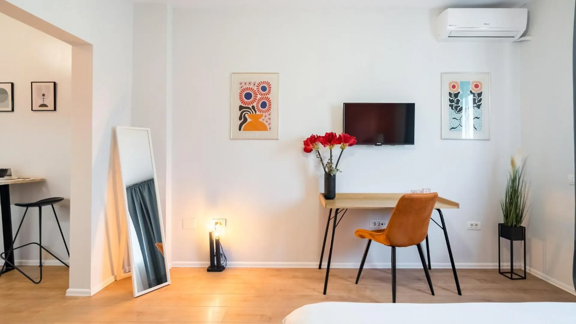 Mandarina Central Studio Bucharest